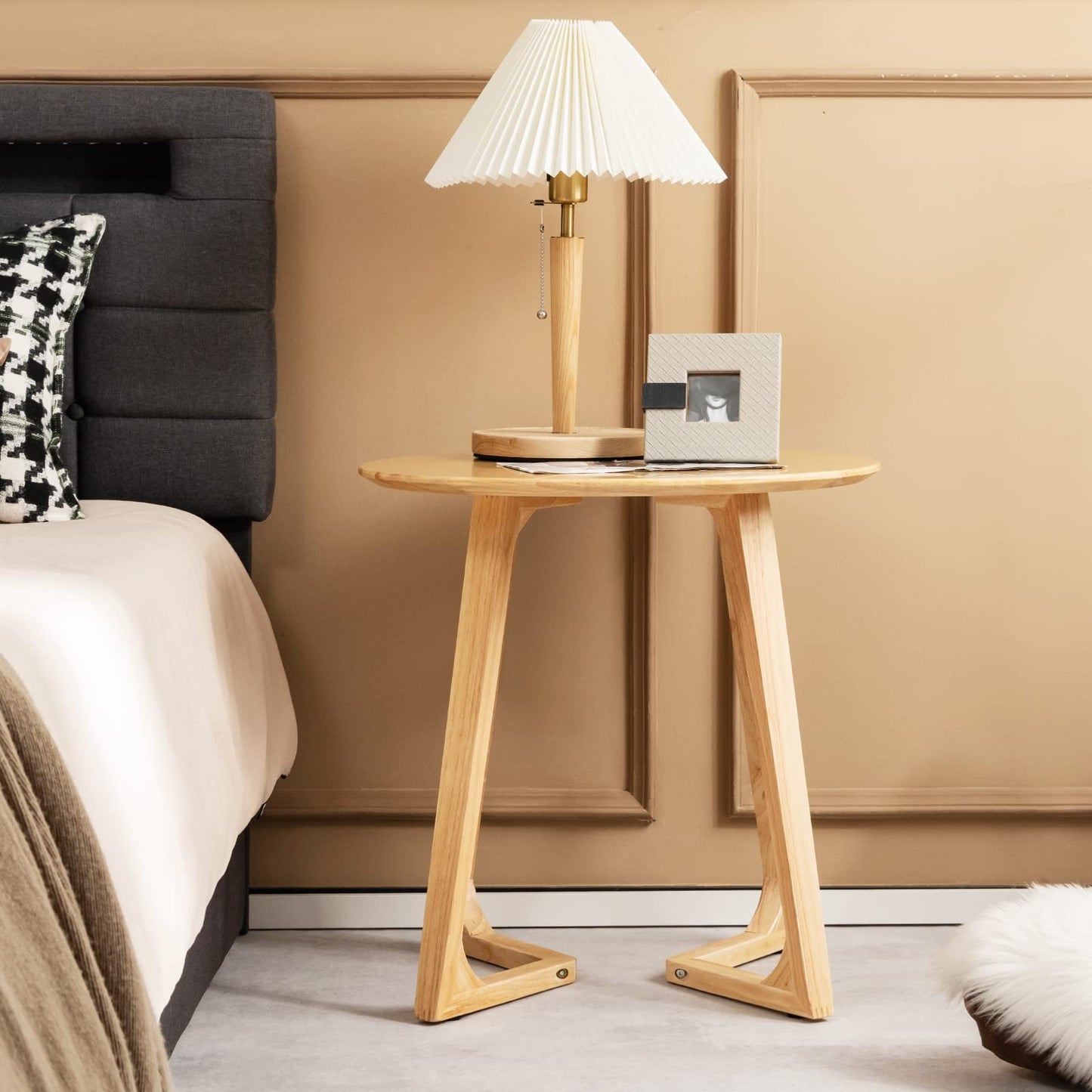 24” Round Side Table Solid Rubber Wood End Table Compact Tea Table Beside Sofa or Bed